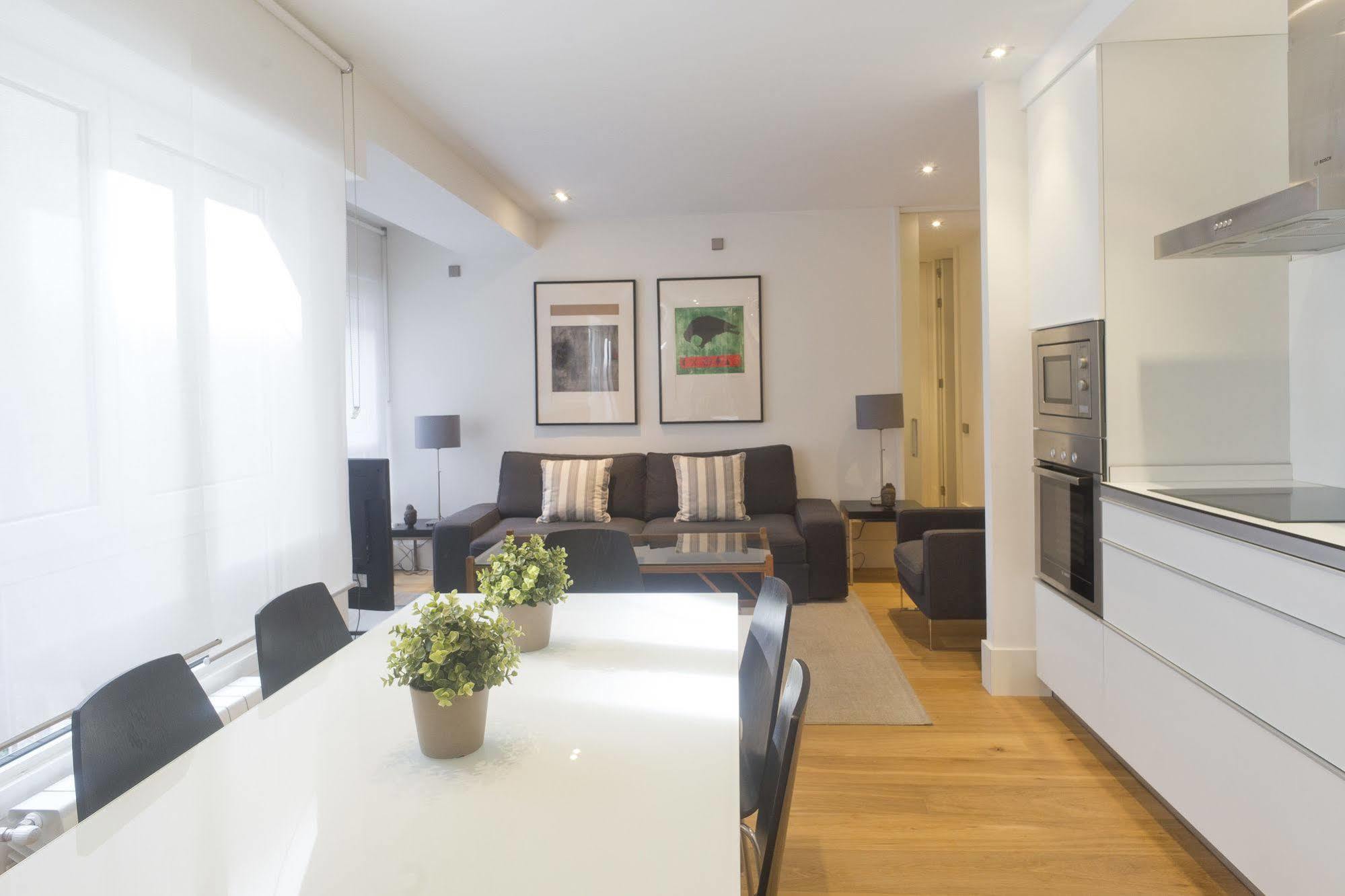 Avenida La Concha - Ib. Apartments San Sebastián Esterno foto